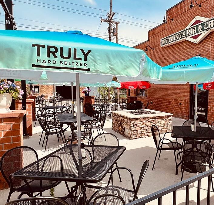 Why Outdoor Dining Is the Best Way to Spend a Summer Evening