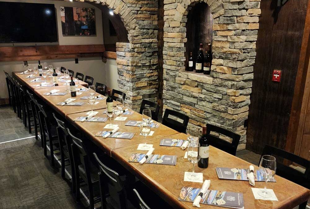How to Host a Stress-Free Family Reunion at a Steakhouse